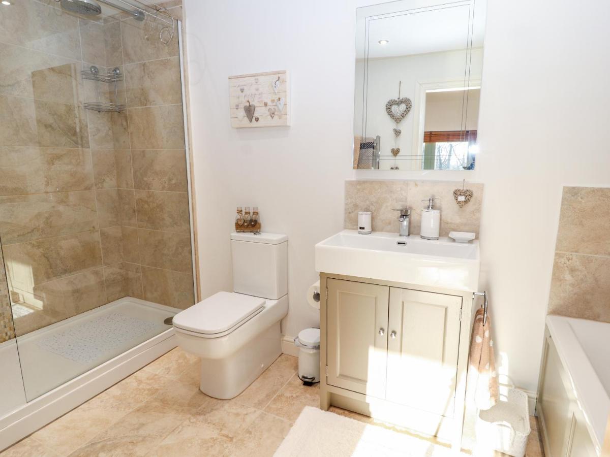 Well View Cottage Tarporley Bagian luar foto